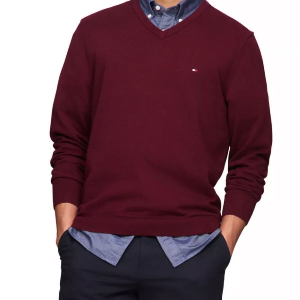 Tommy Hilfiger Essential V-Neck Sweater Plum Medium NWT IN PACKAGE
